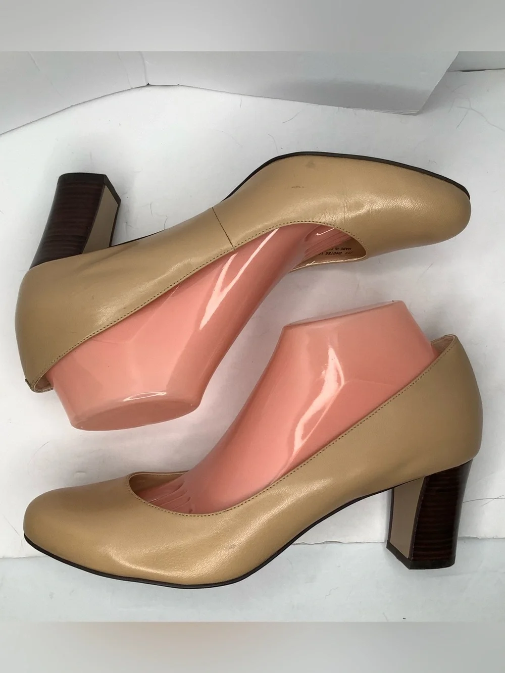 Cole Haan Beige Leather Stacked Heel Women’s Pumps Sz 10B Business Quiet Luxury